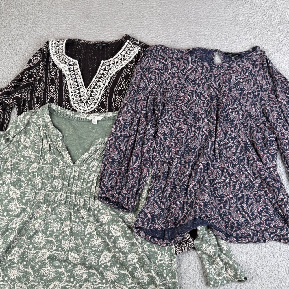 Lot of 3 Lucky Brand Tops Bundle Womens Large Green Navy Black Floral Paisley